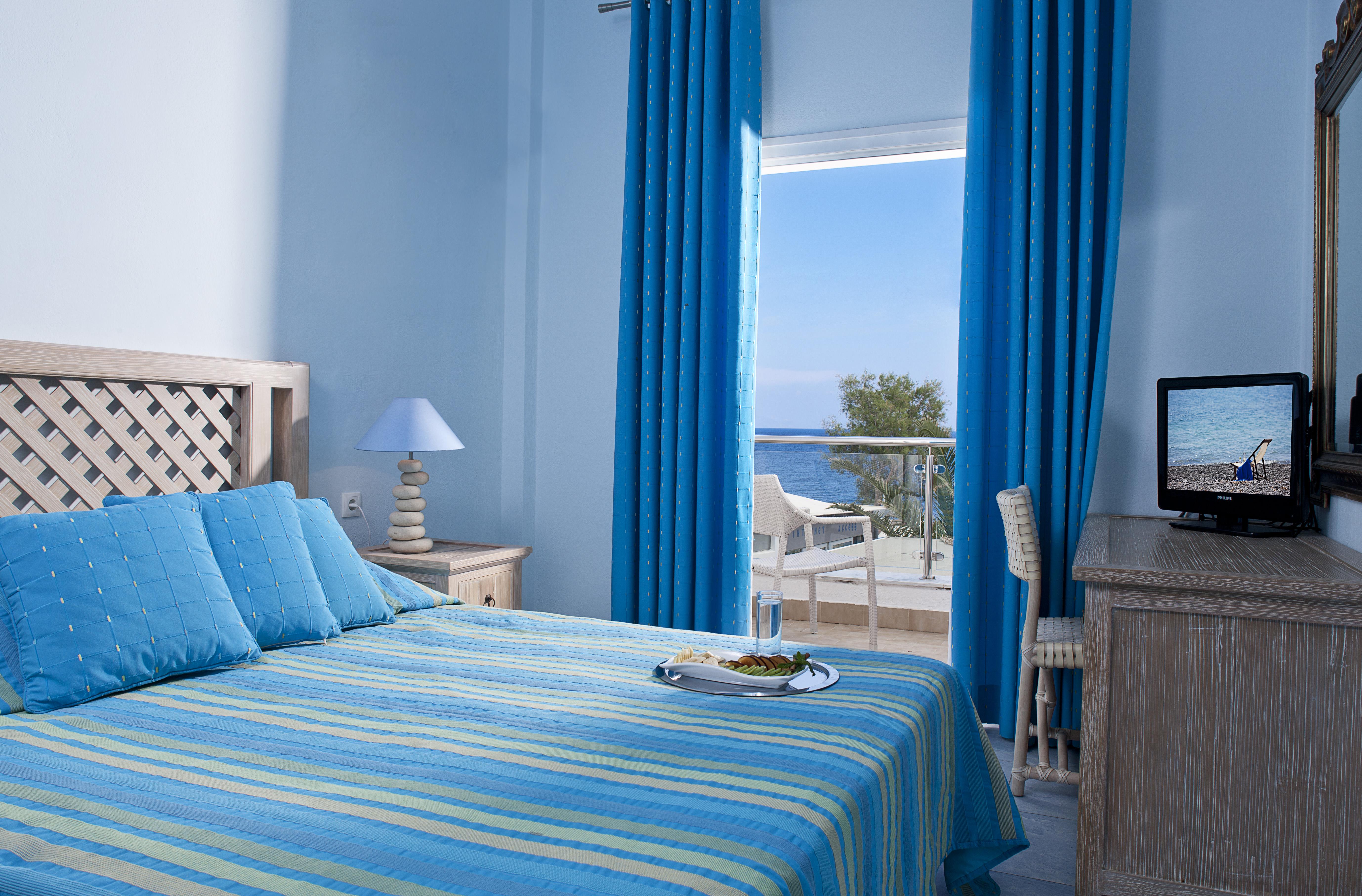 Alesahne Beach Hotel Kamári Zewnętrze zdjęcie