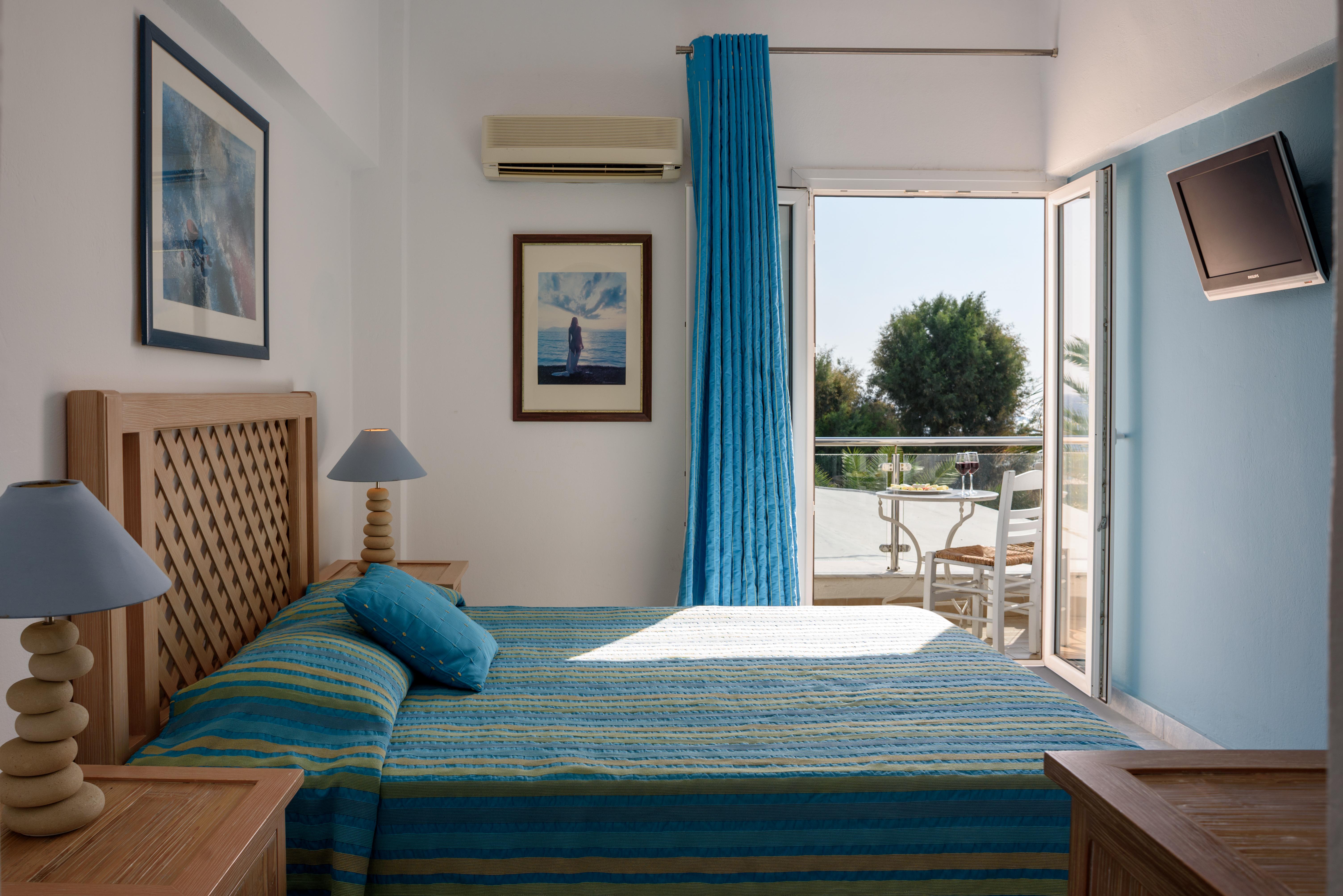 Alesahne Beach Hotel Kamári Zewnętrze zdjęcie