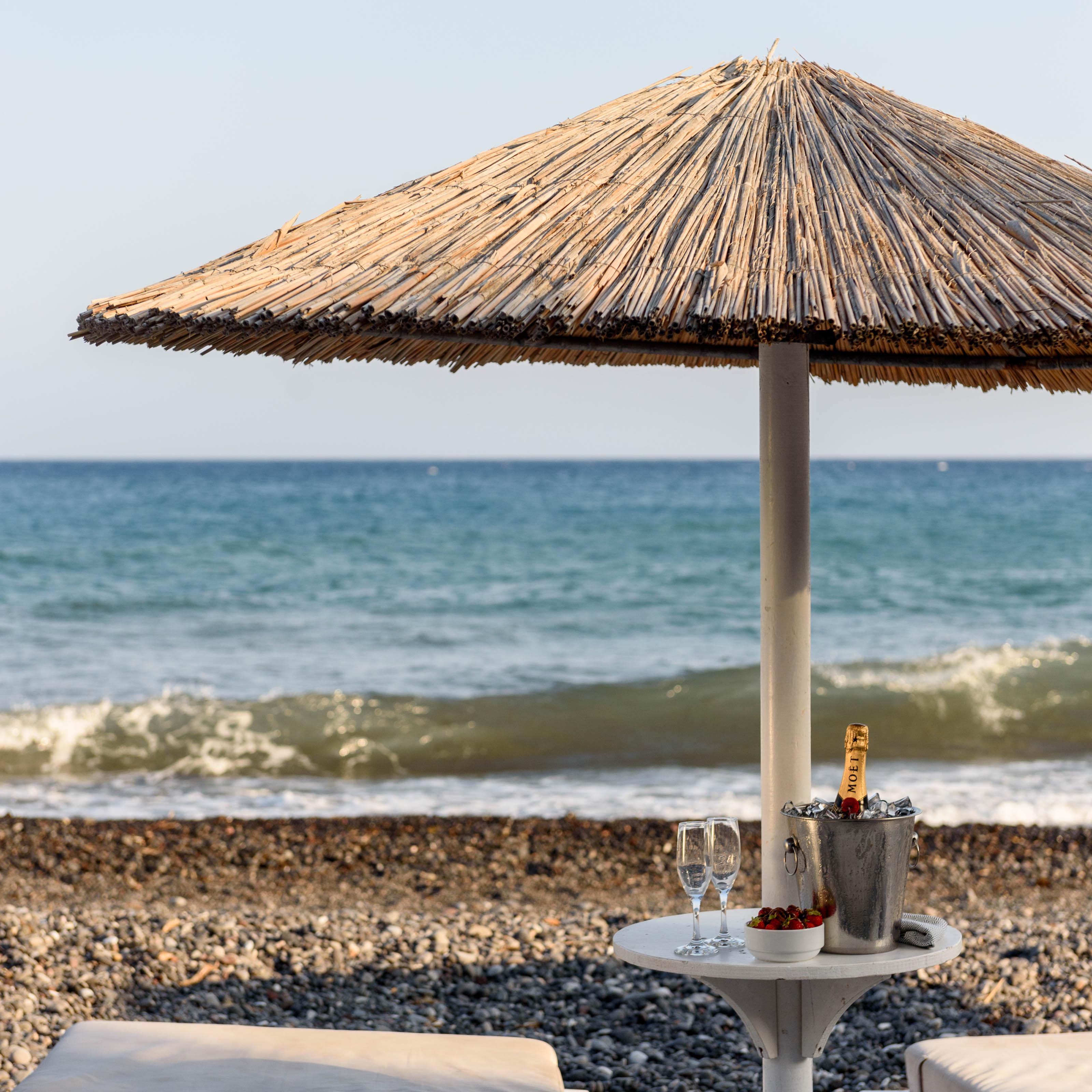 Alesahne Beach Hotel Kamári Zewnętrze zdjęcie