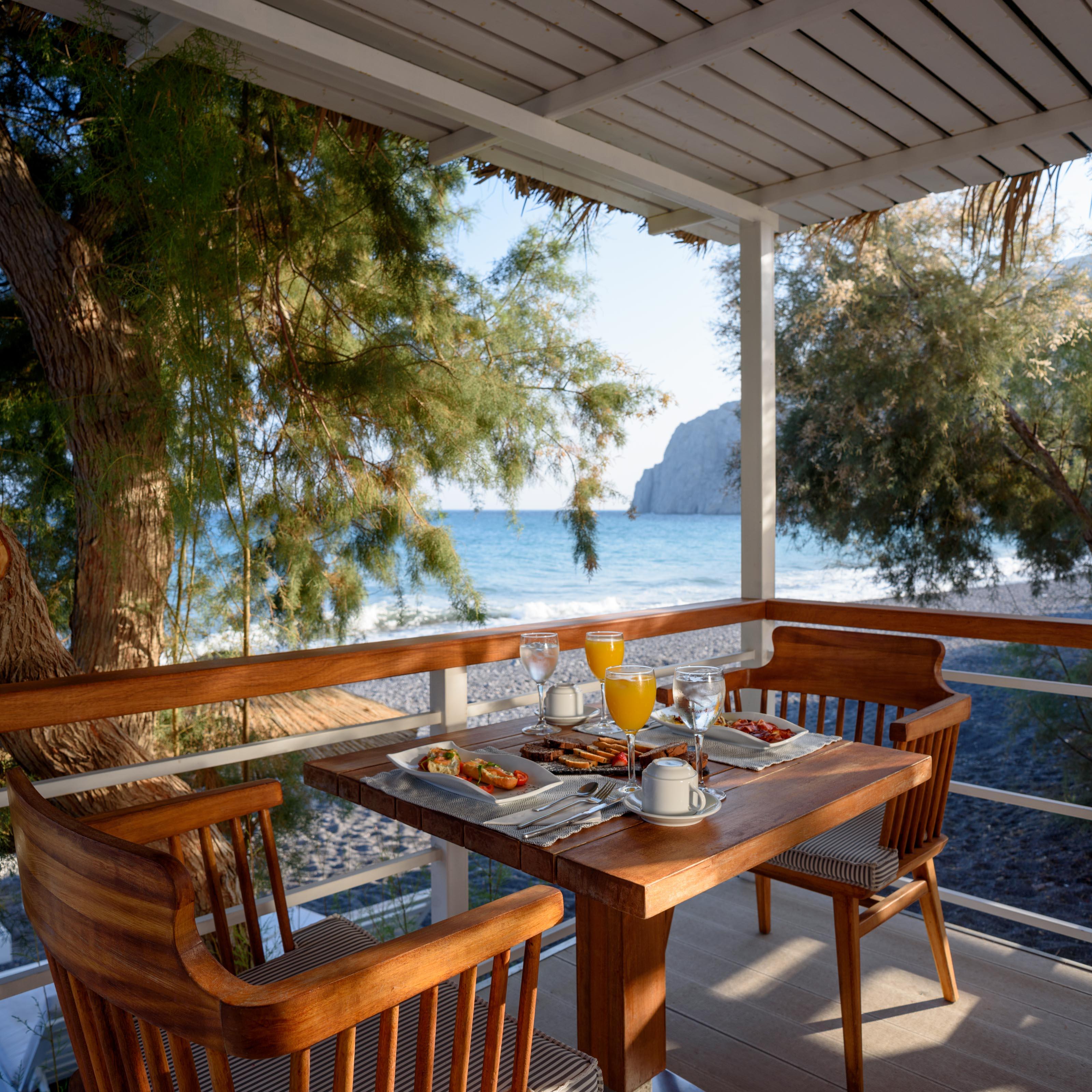 Alesahne Beach Hotel Kamári Zewnętrze zdjęcie