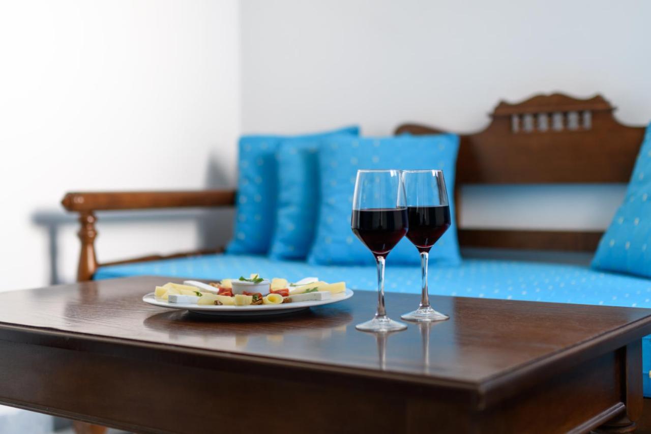 Alesahne Beach Hotel Kamári Zewnętrze zdjęcie